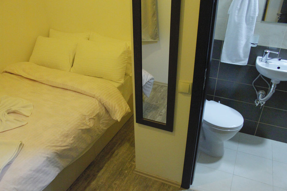 טביליסי Apartment On Rustaveli Avenue מראה חיצוני תמונה