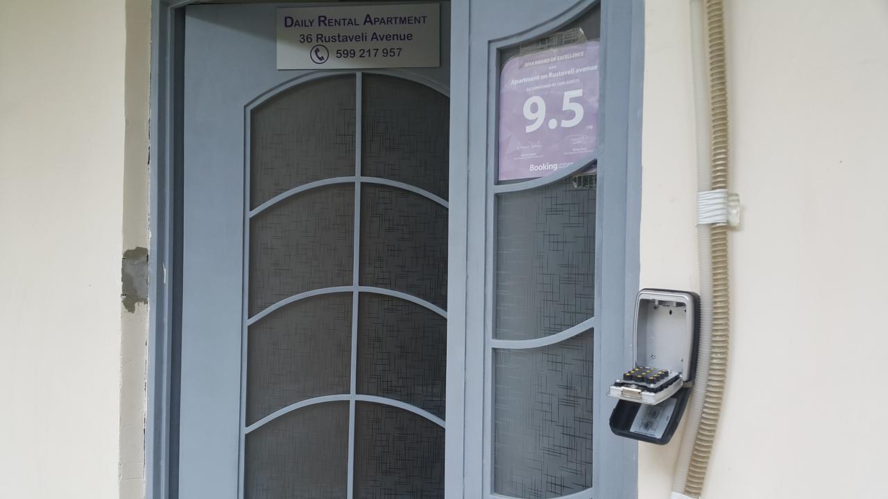 טביליסי Apartment On Rustaveli Avenue מראה חיצוני תמונה