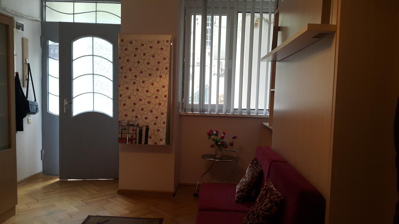 טביליסי Apartment On Rustaveli Avenue מראה חיצוני תמונה